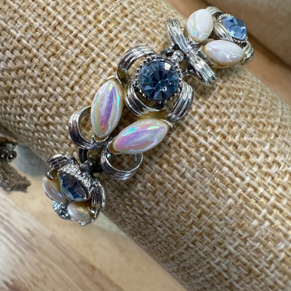 Vintage BSK Bracelet & Clip-On Earrings Set With Faux Pearls & Rhinestones - Picture 5 of 15